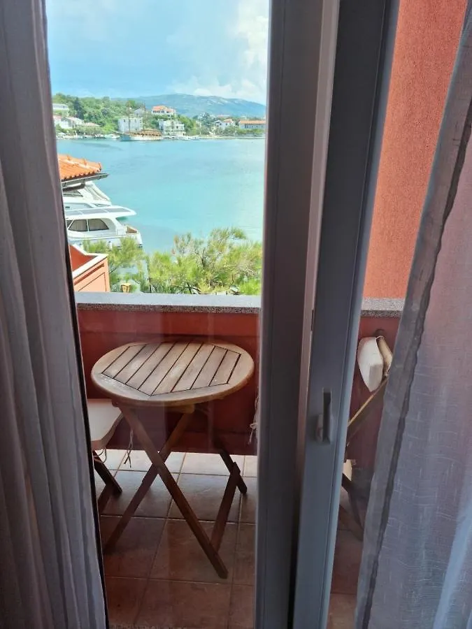 Apartments Zala Matusan Supetarska Draga 0*,  Croatia
