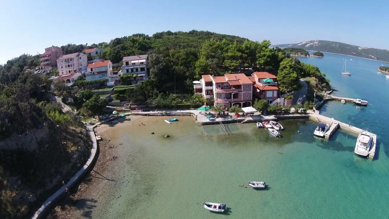 Apartments Zala Matusan Supetarska Draga
