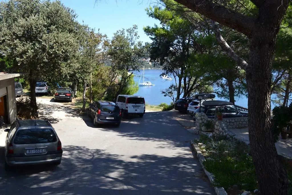 Apartments Zala Matusan Supetarska Draga 0*,  Hırvatistan